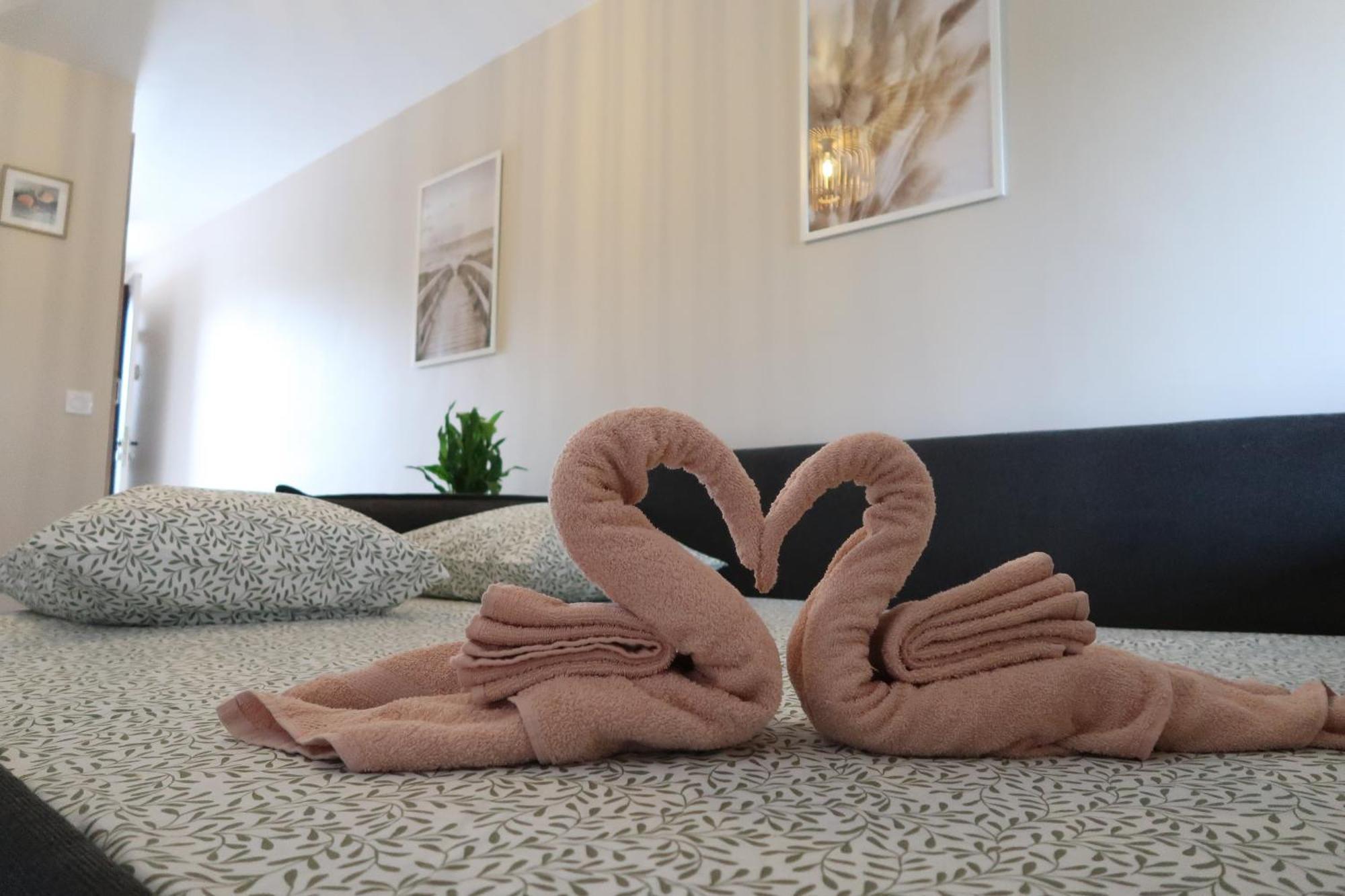 Apartment Magnifique Le Flamant Dore Avec Loggia, Terrasse & Climatisation, Proche Aigues-Mortes
